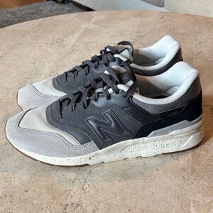 New Balance Gray and Black Athletic Shoes